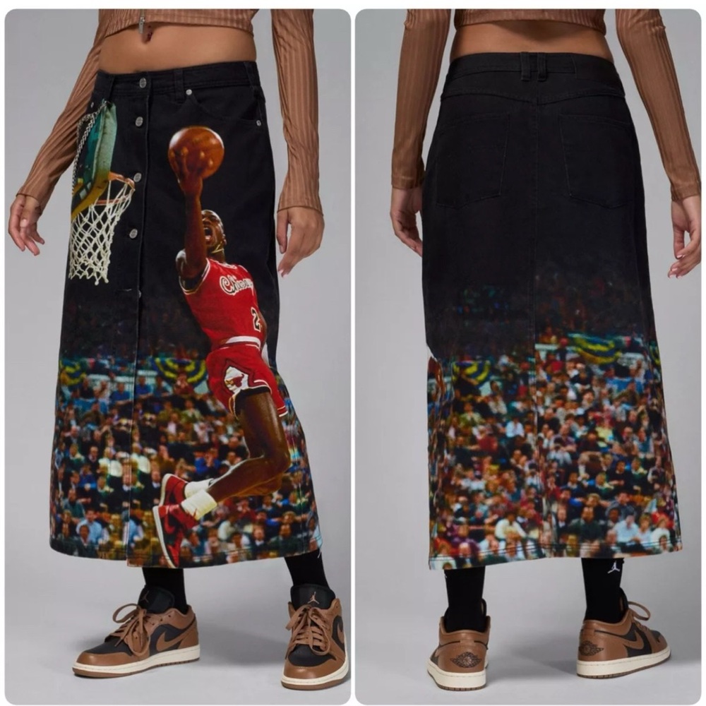 PRICE FIRM• VERY RARE•Statement Piece• Nike Jordan Dunk Graphic Denim Skirt XS